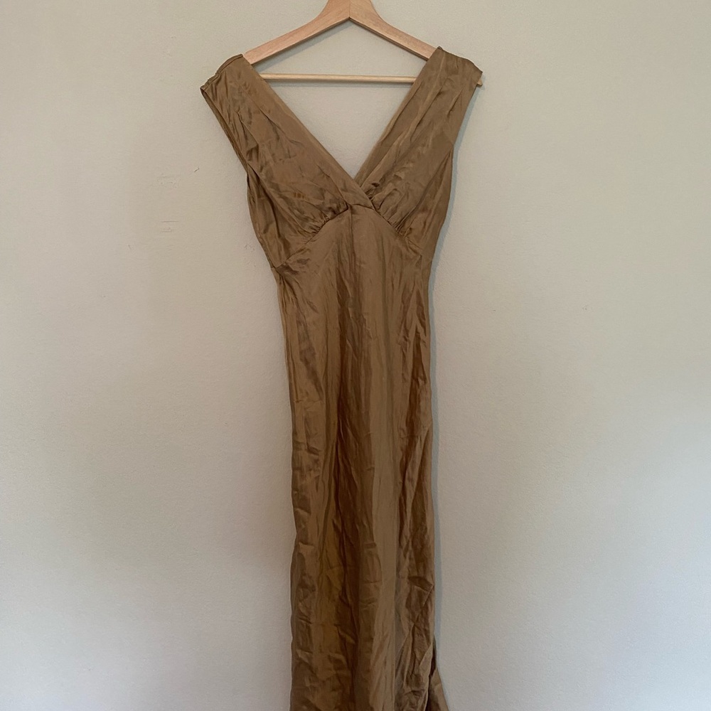 Gorgeous vintage gold 100% silk formal dress midi